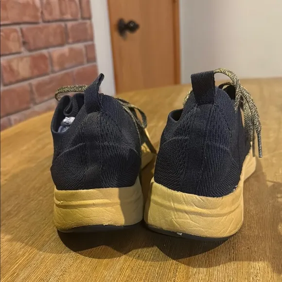 REI Co-Op Beyonder Low Men’s 11 EU 45 Knit Shoes Gray/ YellowTrailbed Insole