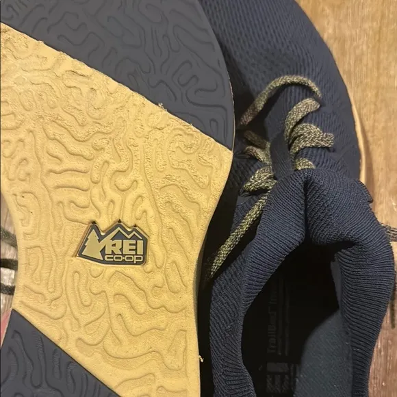 REI Co-Op Beyonder Low Men’s 11 EU 45 Knit Shoes Gray/ YellowTrailbed Insole