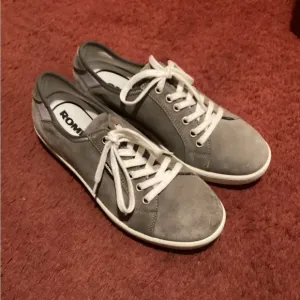 ROMIKA Gray Casual sneakers