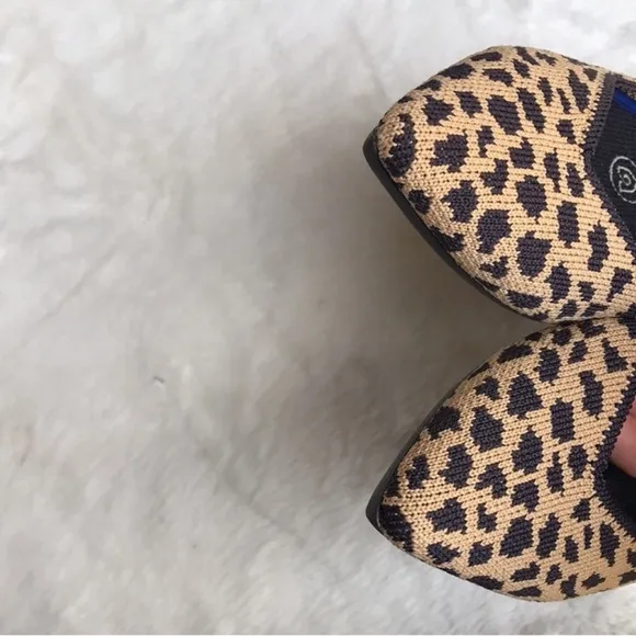Rothy's pointed leopard print Flats Sleek and Comfortable
