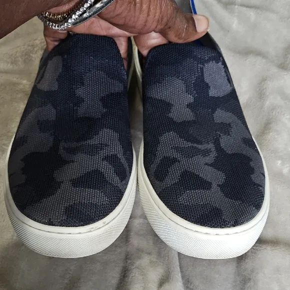 ROTHY'S 'The Sneaker' Black &amp; Gray Camo Print Knit Slip On Flats Size 11