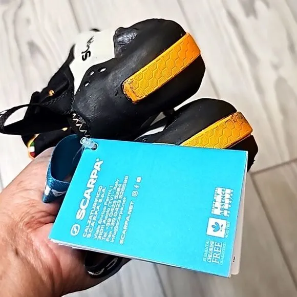 (S-AB137)  SCARPA Booster Vegan Rock Climbing Shoes Sz 7 Women's- 6 Men's