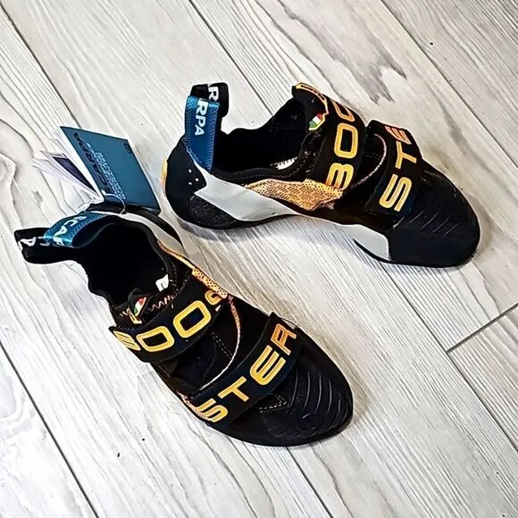 (S-AB137)  SCARPA Booster Vegan Rock Climbing Shoes Sz 7 Women's- 6 Men's