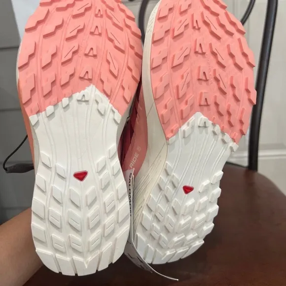 Salomon sense ride 5 Gore Tex peach running shoes size 6.5 NWOB