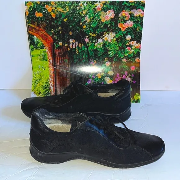 Salvatore Ferragamo Black sneakers walking shoe Tennis Shoes SZ 9