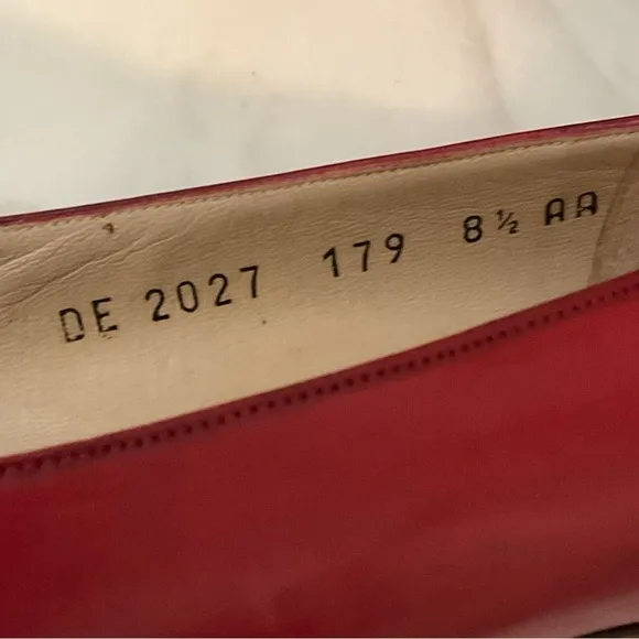 Salvatore Ferragamo low heel  pump GENUINE vintage buttery leather, Italian Made