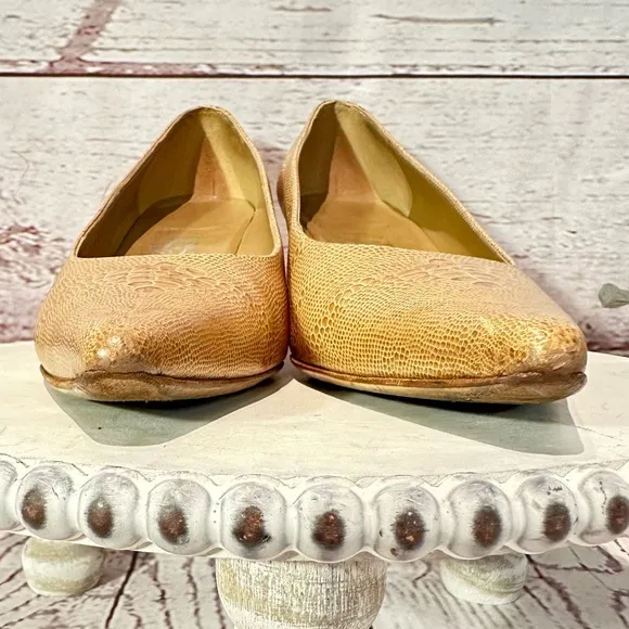 Salvatore Ferragamo Snakeskin Leather PointyToe  Pump Kitten 2” Heel Shoe Size 8