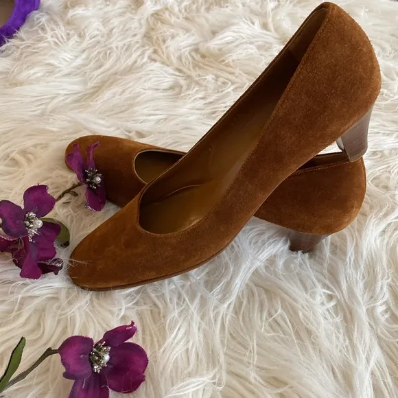 SALVATORE FERRAGAMO suede leather shoes