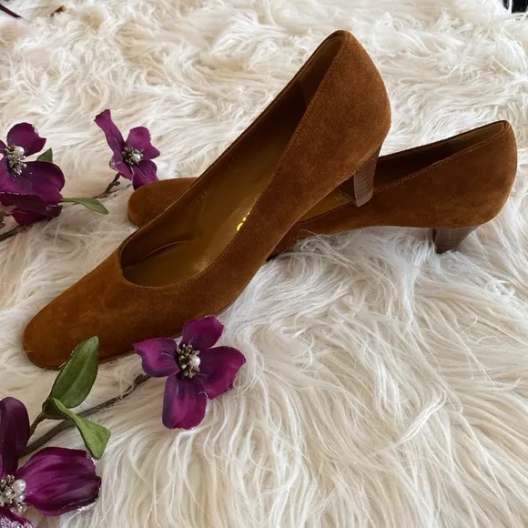 SALVATORE FERRAGAMO suede leather shoes