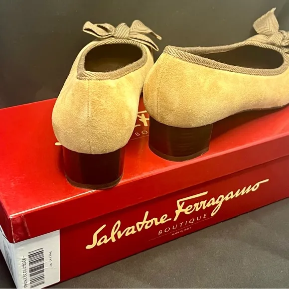 Salvatore Ferragamo Tan Suede Dresda Pumps with Bow NWT