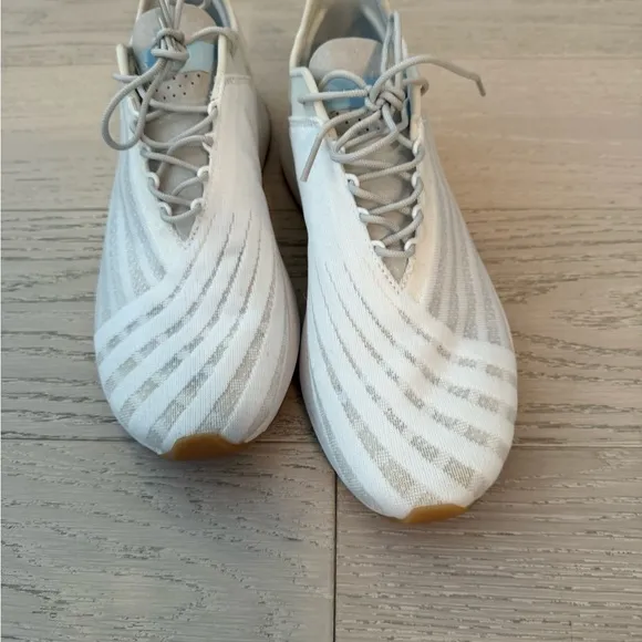 Saysh One Sneakers - never worn outside