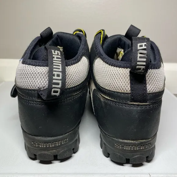 Shimano SH-M058 Men’s Size 9 (EURO 43) Mid Top Mountain Bike Cycling Shoes Boots
