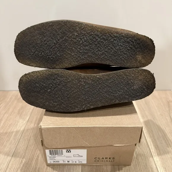 Size 11 - Clark's‎ Wallabee Low Beeswax Brown Leather Moccasin Shoes W/ Box
