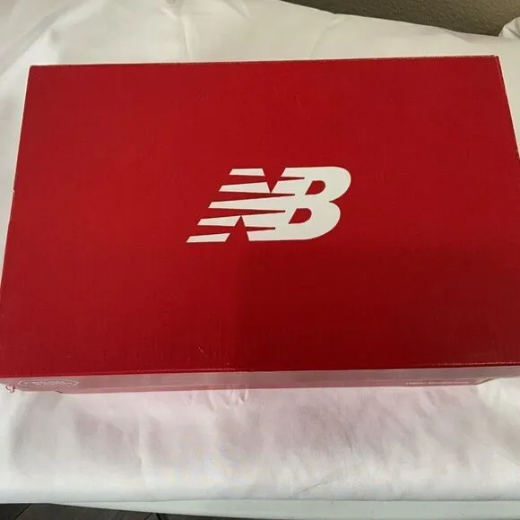 Size 11 - EUC New Balance Fresh Foam More v2 Black 2020 C10