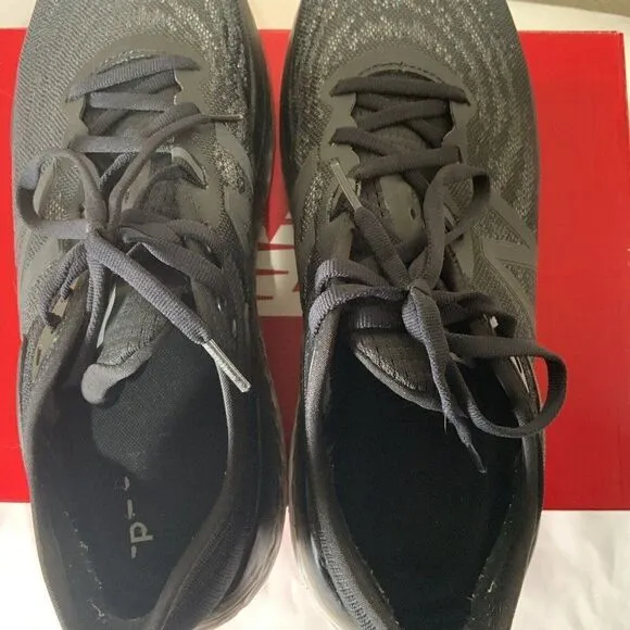 Size 11 - EUC New Balance Fresh Foam More v2 Black 2020 C10