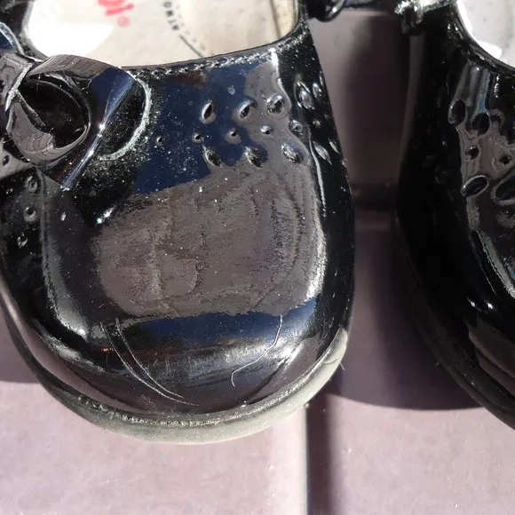 SIZE 17.  Dogi® patent leather dress shoes.