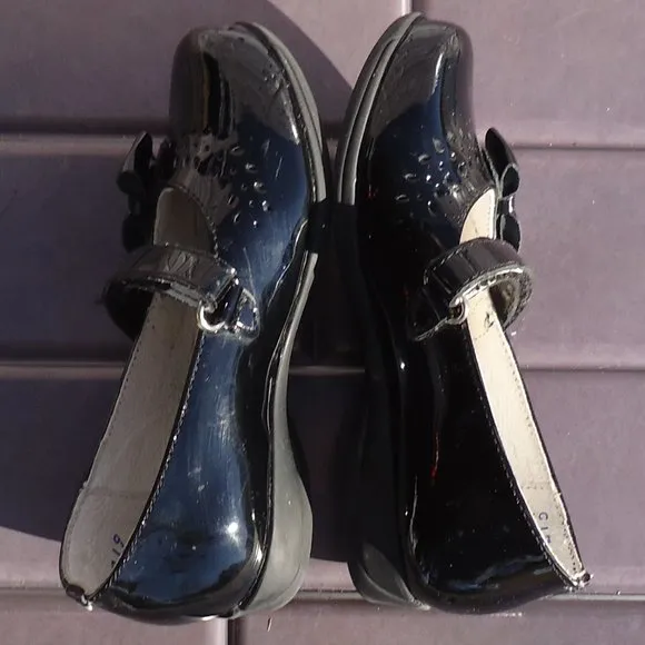 SIZE 17.  Dogi® patent leather dress shoes.