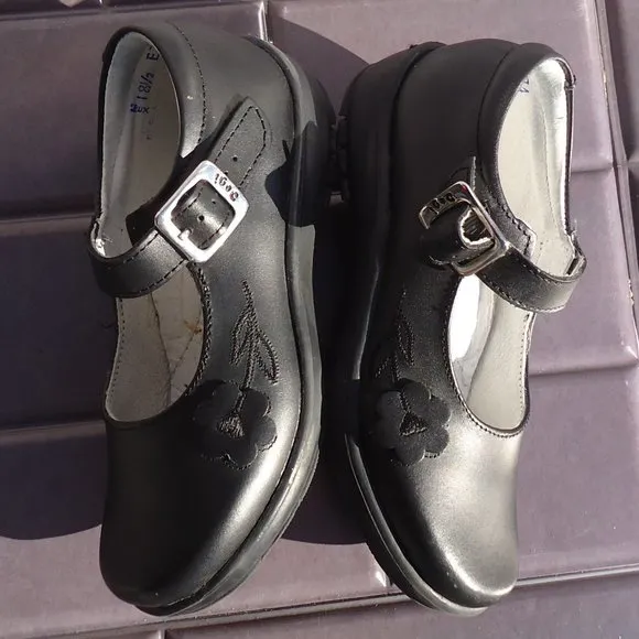 SIZE 18.5. Dogi® black leather dress shoes.