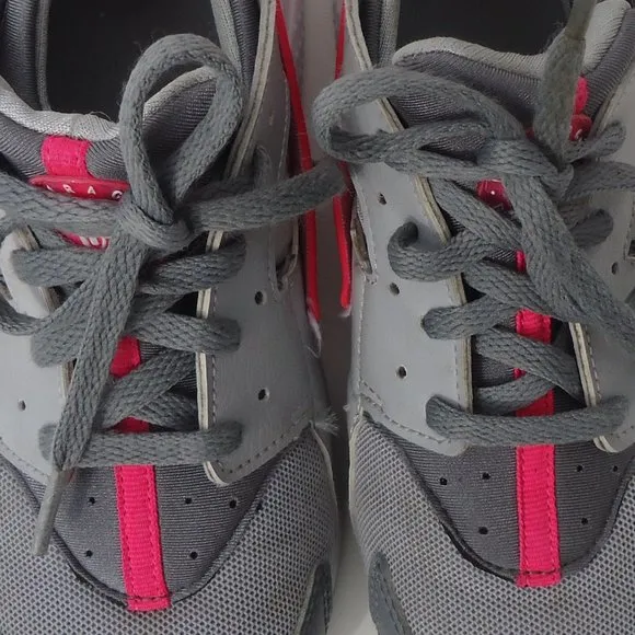 SIZE 3 Y. NIKE PRE-School Huarache kid's running training sneakers shoes.