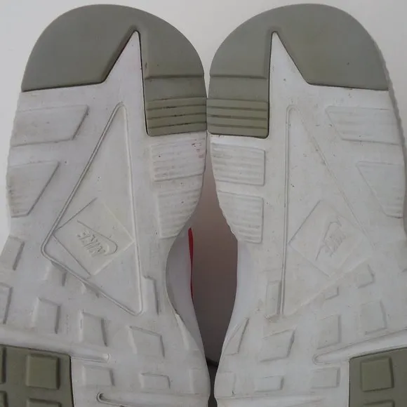 SIZE 3 Y. NIKE PRE-School Huarache kid's running training sneakers shoes.