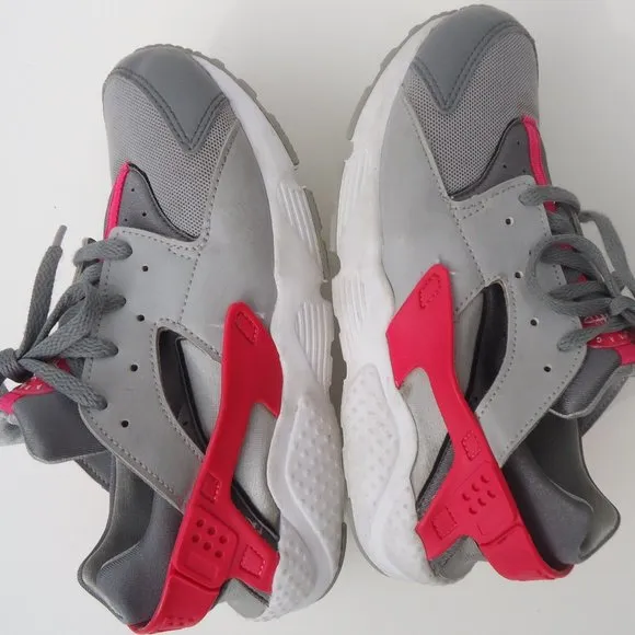 SIZE 3 Y. NIKE PRE-School Huarache kid's running training sneakers shoes.