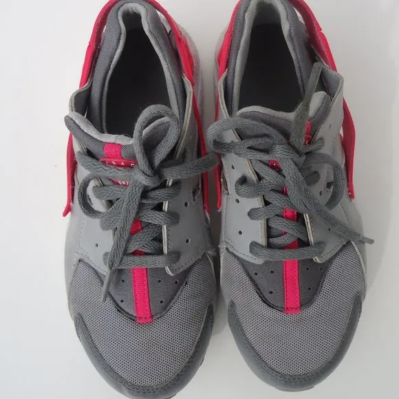 SIZE 3 Y. NIKE PRE-School Huarache kid's running training sneakers shoes.