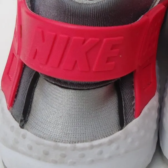 SIZE 3 Y. NIKE PRE-School Huarache kid's running training sneakers shoes.