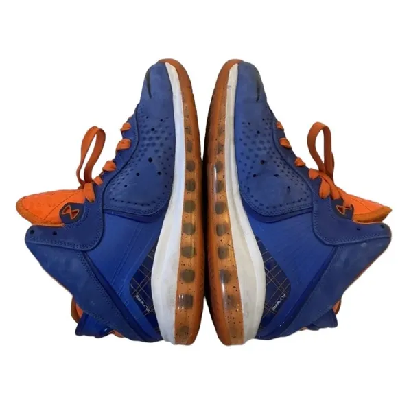 Size 7.5- Nike LeBron 8 HWC‎