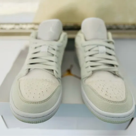 Size 8.0 - Air Jordan 1 Low Spruce Aura W light Worn Include Original Box