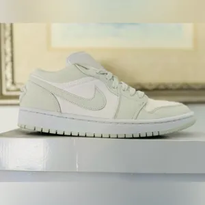 Size 8.0 - Air Jordan 1 Low Spruce Aura W light Worn Include Original Box