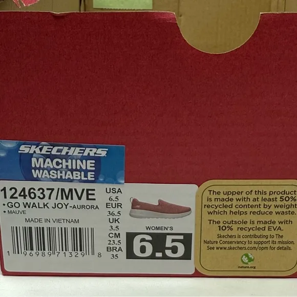 Skechers Women's Size 6.5 Go Walk Joy Sneaker shoes comfortable NWT