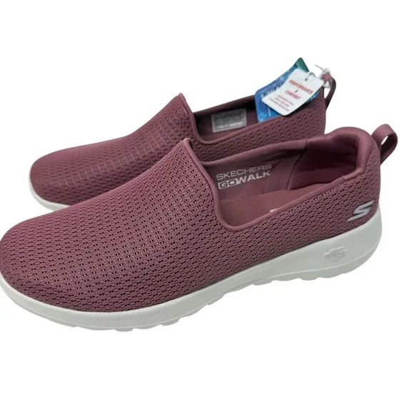 Skechers Women's Size 6.5 Go Walk Joy Sneaker shoes comfortable NWT