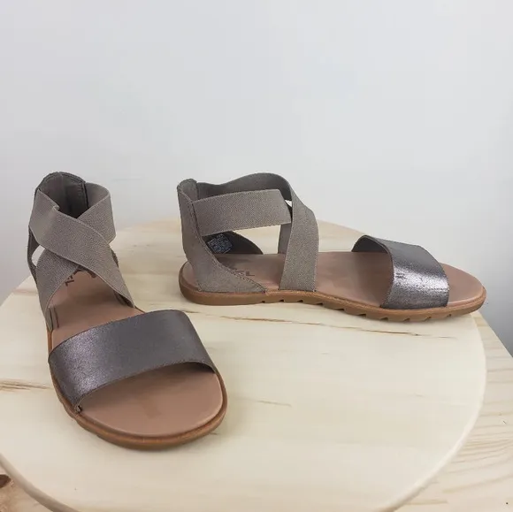 Sorel Ella II Sandal Size 7.5 Ash Brown Metallic Flat Strappy Stretch Coastal