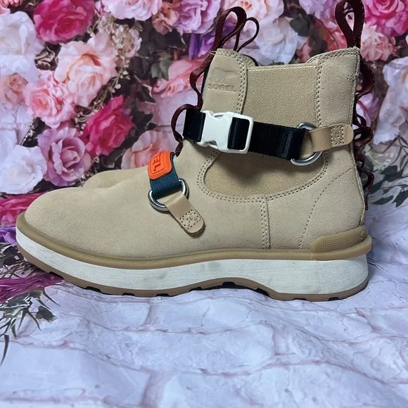 Sorel Women's Hi-Line EQ Chelsea Boot - Ceramic, Chalk size 7.5