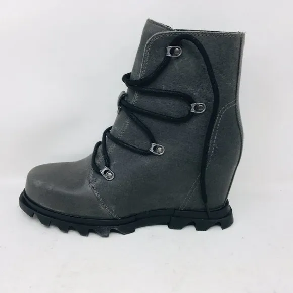 Sorel Women's Joan of Artic Wedge III Grey Lug Sole Lace Boots 6.5 B - Medium