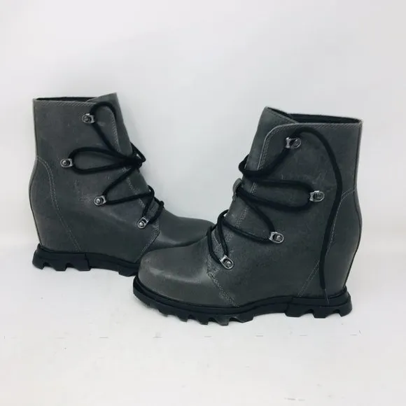 Sorel Women's Joan of Artic Wedge III Grey Lug Sole Lace Boots 6.5 B - Medium