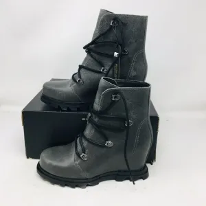 Sorel Women's Joan of Artic Wedge III Grey Lug Sole Lace Boots 6.5 B - Medium