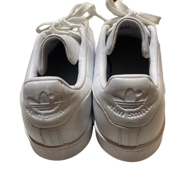 Stan Smith Triple White Adidas Men’s 7.5 Women’s 8.5