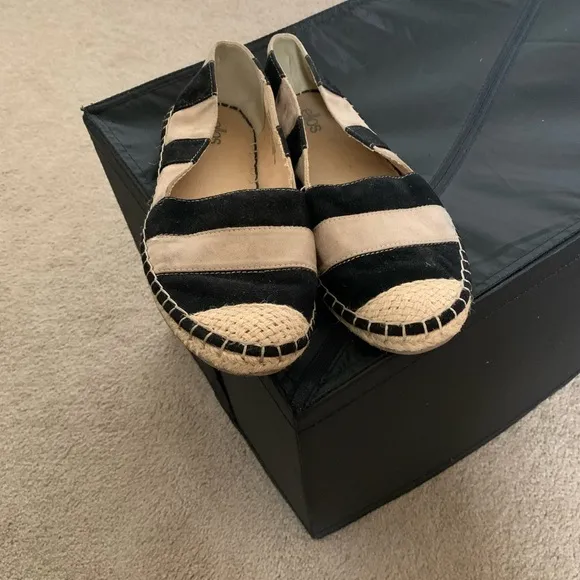 Striped Ellos Espadrille style Women Shoes - Black and Cream