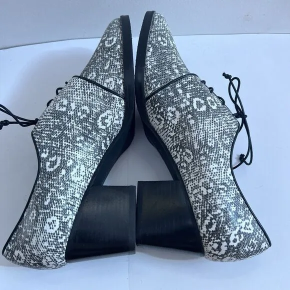 STUART WEITZMAN Animal Print Pointed Toe Chunky Heel Oxford 9.5M Shoes Lace Up
