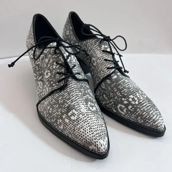 STUART WEITZMAN Animal Print Pointed Toe Chunky Heel Oxford 9.5M Shoes Lace Up