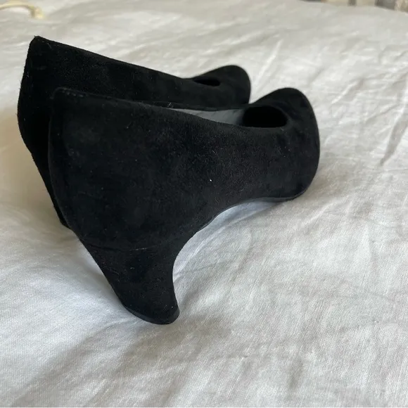Stuart Weitzman Black Suede Pump Heels