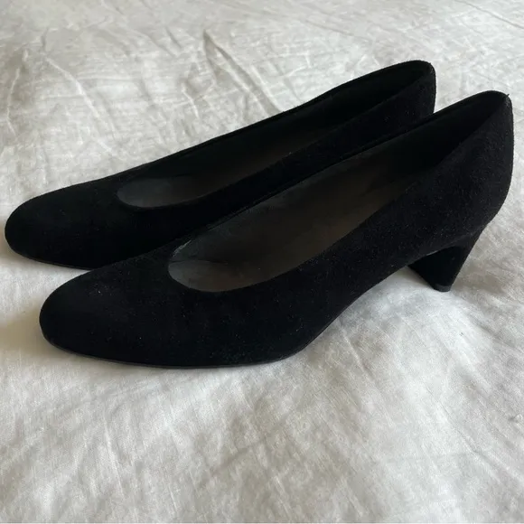 Stuart Weitzman Black Suede Pump Heels