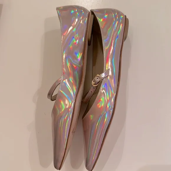 Stuart Weitzman Iridescent Women's Shoes. Dust Bag included. Size 7B.