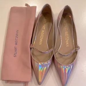 Stuart Weitzman Iridescent Women's Shoes. Dust Bag included. Size 7B.