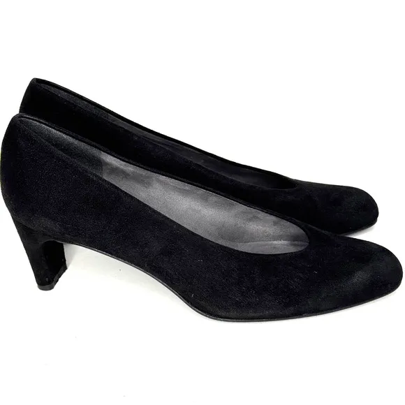 Stuart Weitzman Shoes Womens 9.5 Black Suede Almond Toe Slip On Pumps Minimalist