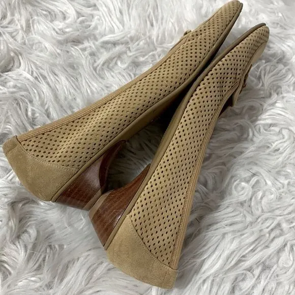 STUART Weitzman suede shoes perforated bow detail women’s size 9N