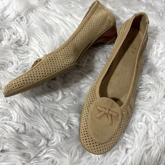 STUART Weitzman suede shoes perforated bow detail women’s size 9N