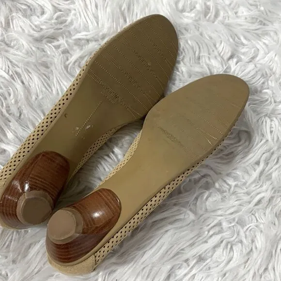 STUART Weitzman suede shoes perforated bow detail women’s size 9N