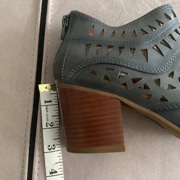 Sundance NWOB Westwood Denim Shoes size 10